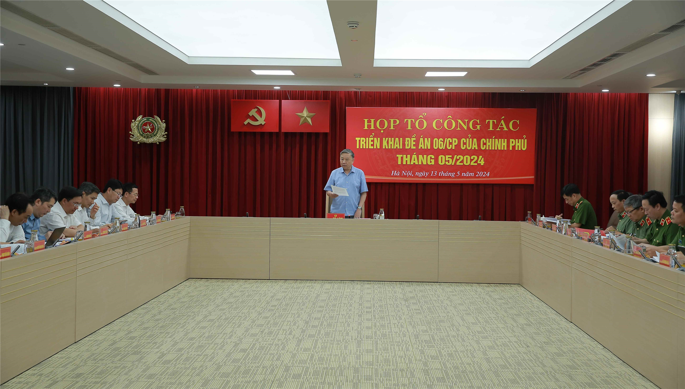 Họp Tổ công tác triển khai Đề án 06 tháng 5/2024